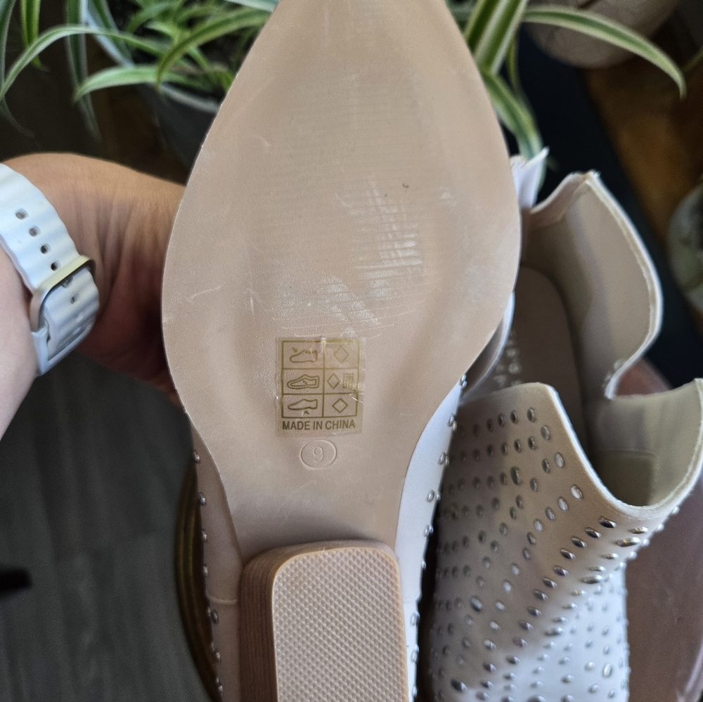 Alter'd State Studded Cream Ankle Boots sz 9 - Picture 5 of 5